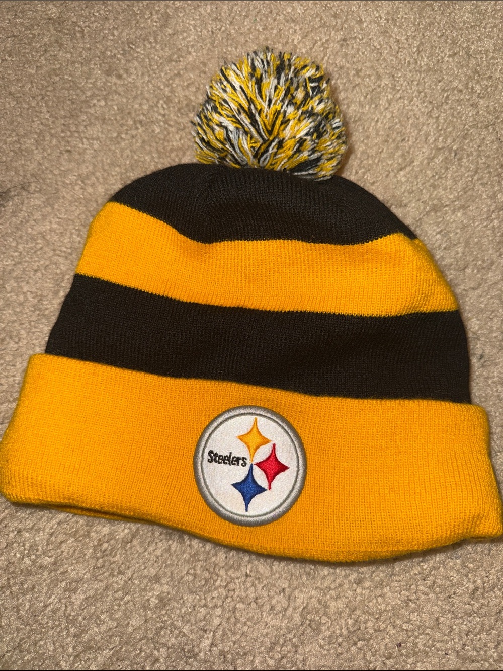 NFL New Era Knit Beanie in Gold and Gray